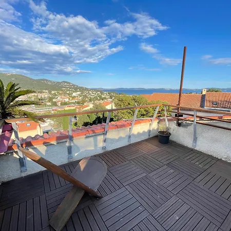 Apartment Avec Terrasse Vue Carqueiranne